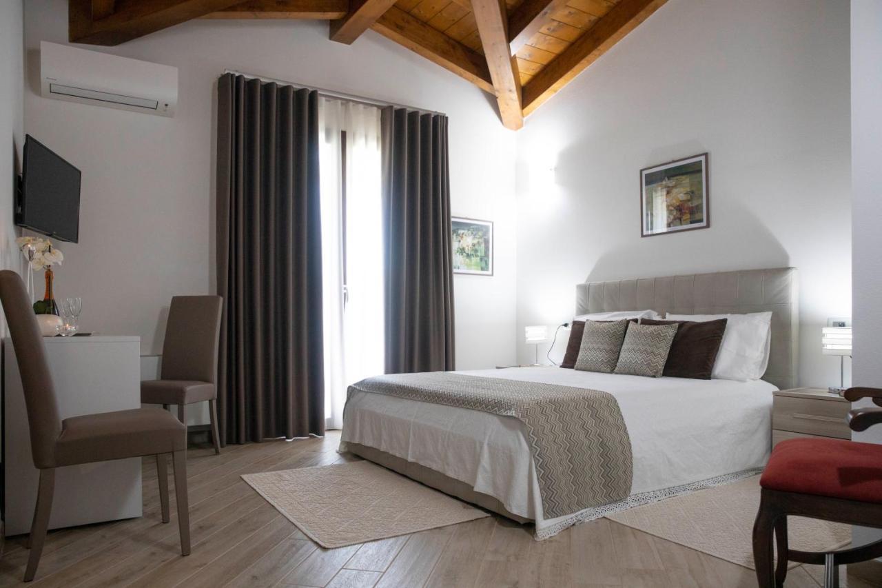 Irilor Luxury B&B วัลเลดอเรีย ภายนอก รูปภาพ